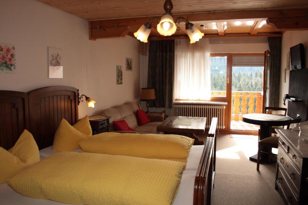 Schwarzwald-gasthof Hirsch 3*